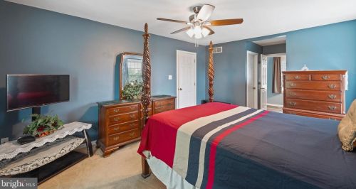 1351 Westminster Dr, Downingtown PA  19335-3655 exterior