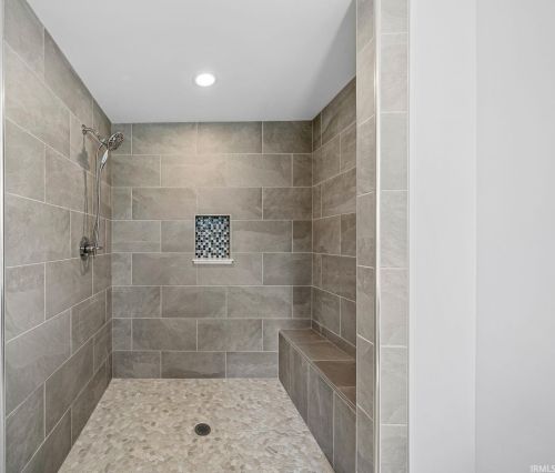 1108 Beacon Dr, Mishawaka IN  46544-6288 exterior