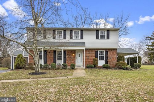 306 Midfield Dr, Prospectville, PA 19002-1117