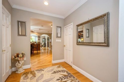 215 Croton Dam Rd, Crotonville NY  10562-2106 exterior