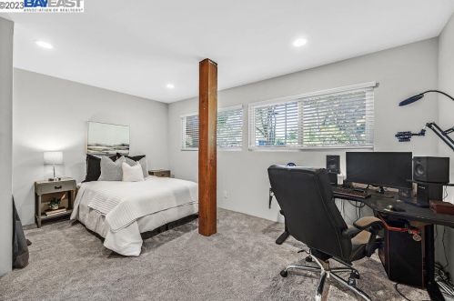 9 Wildwood Rd, Orinda, CA 94563-3323