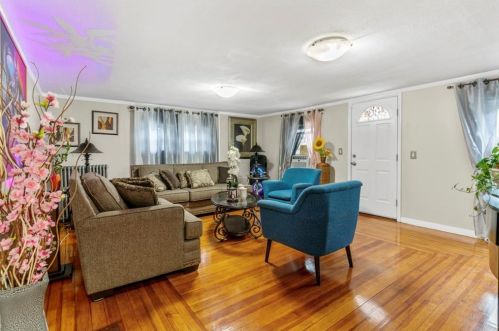 103 Babcock St, Providence, RI 02905-1405