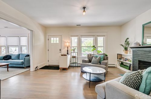 24 William St, Metuchen NJ  08840-1822 exterior