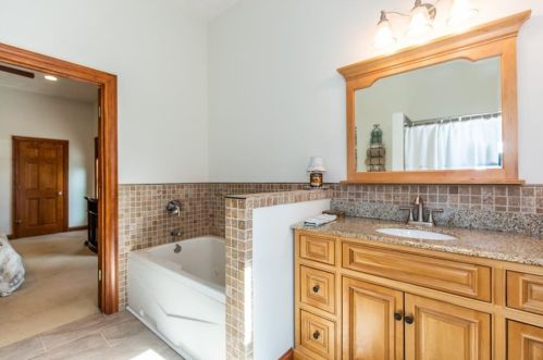 95 Acres Of Pne Rd, Coventry RI 02816-8949 exterior