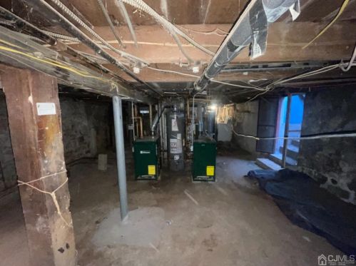 1681 Oliver St, Rahway NJ 07065-4325 exterior