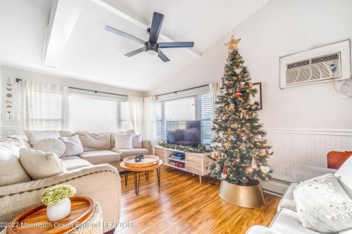 1412 Tamiami Rd, Lacey NJ  08731-5038 exterior