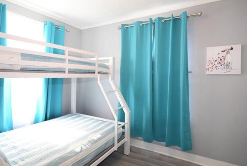 811 10 St, Galveston TX 77550-5118 exterior