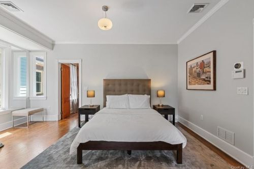 10 Bay View Ter, Newburgh NY  12550-6002 exterior