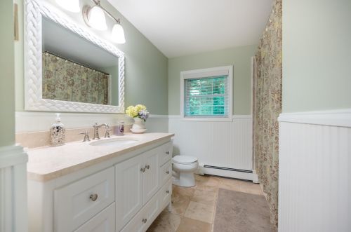 114 Lancaster Farm Rd, Salem NH  03079-4823 exterior