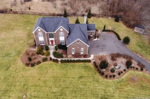 74 Sachem Dr, Huntington, CT 06484-1755