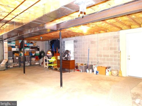 21 Holly Ct, Lees Cross Roads PA  17257-8749 exterior