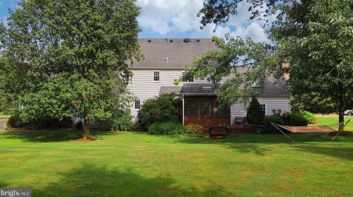 13 Woodside Ln, Flemington NJ  08822-3221 exterior