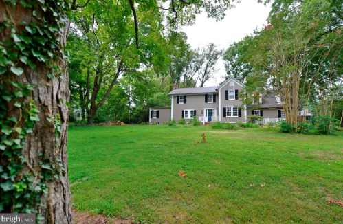 100 Colonial Hwy, Hamilton VA  20158-9012 exterior