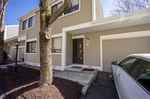 1 Eagle Rock Hl, Bethel, CT 06801-1426