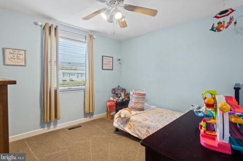 300 E St, Purcellville VA  20132-3317 exterior