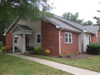 903 Huntington Park Dr, Cary, NC 27560-8781