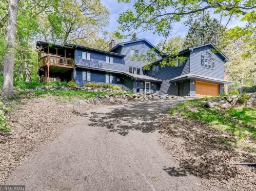 2265 James Ct, Saint Paul, MN 55122-2317