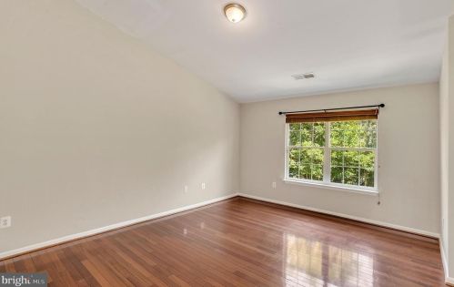 6733 Sutton Oaks Way, Gainesville VA  20155-1489 exterior