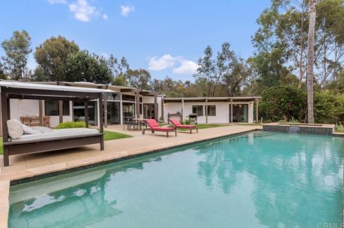 3533 Dove Holw Rd, Encinitas CA 92024-7245 exterior