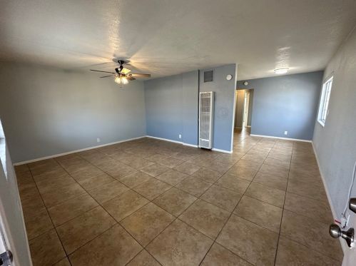 1712 Cherry Ave, Long Beach CA  90806-5821 exterior