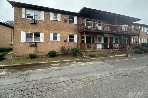 55 Gill Ln, Iselin NJ  08830-2807 exterior