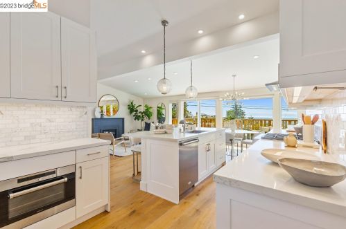 2820 Alida St, Oakland CA  94602-3451 exterior