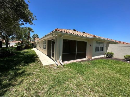 4564 Pasadena Ct, Naples FL  34109-1358 exterior