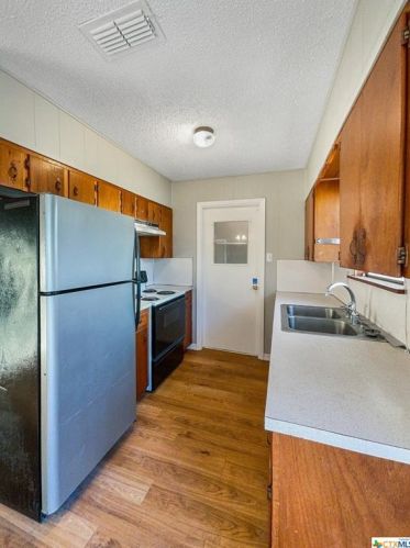2403 Crescent Dr, Copperas Cove, TX 76522-3308