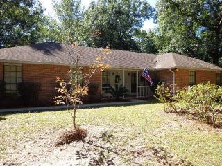 5701 White Oak Ln, Milton, FL 32570-4033