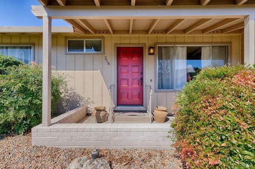 316 Rockgreen Pl, Santa Rosa, CA 95409-6033