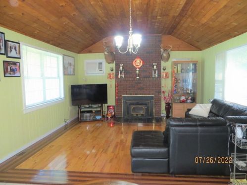 72 Chestnut Ln, Newburgh, NY 12550-2012