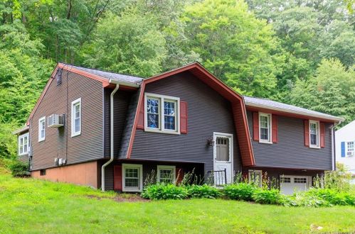 46 Sabin St, Putnam CT  06260-1842 exterior