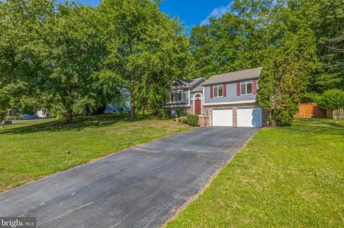 16127 Olmstead Ln, Woodbridge, VA 22191-4425