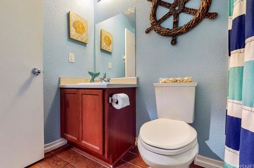 43123 Fleetwood Dr, Lancaster CA 93535-5213 exterior