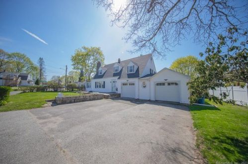 17 Wild Rose Pl, Waterford CT  06385-2328 exterior