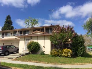 205 Burnham Ct, Campbell, CA 95008-1606