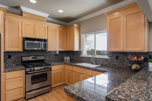 2938 Knollwood Dr, Shingle Springs, CA 95682-9046