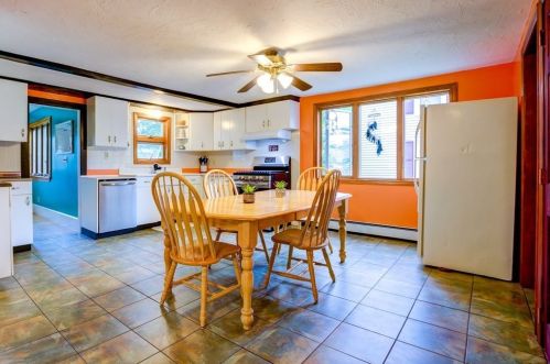 99 School St, Winchendon, MA 01475-1572