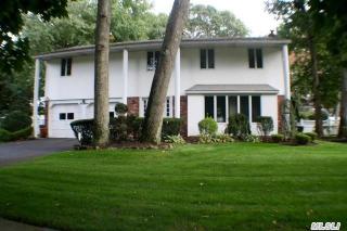19 Rosanne Ct, Nesconset, NY 11767-3147