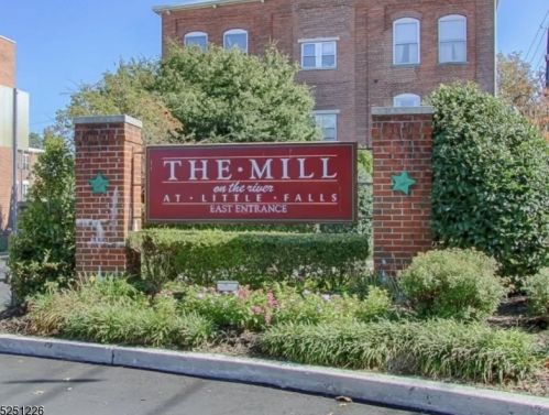 300 Main St, Little Falls NJ  07424-1255 exterior