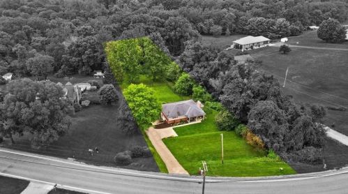 4448 Finleyville Elrama Rd, Finleyville, PA 15332-3111