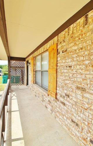 1114 Suburban St, Cedar Hill TX  75104-3255 exterior