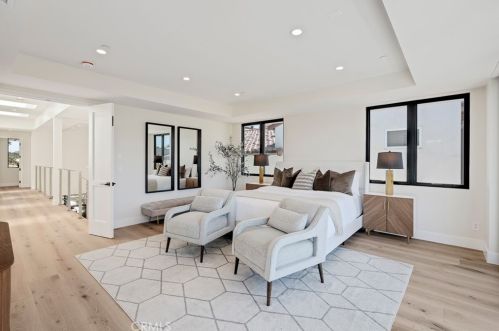 1813 Walnut Ave, Manhattan Beach CA  90266-5018 exterior