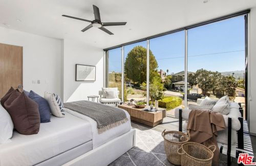 1027 Avenue A, Redondo Beach CA  90277-4819 exterior