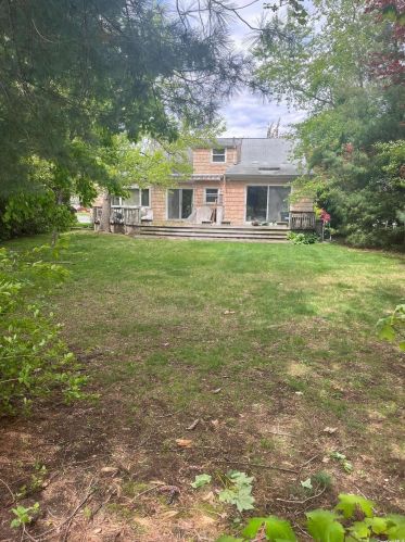 637 Knollwood Dr, Hempstead, NY 11552-3137