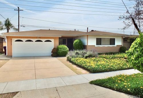 2062 Stevely Ave, Long Beach, CA 90815-3555