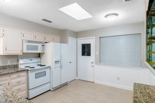 10641 Boedeker St, Dallas TX  75230-4447 exterior