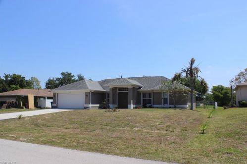 133 11th Pl, Cape Coral, FL 33909-2671