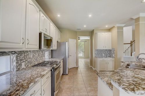 125 Sweet Gum, Uhland TX  78640-5961 exterior