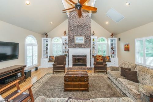 4 Roberts Rd, Dover NJ  07869-3475 exterior